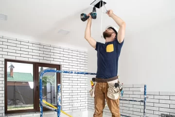Consejos para cuidar tu casa en verano: eficiencia energética, protección contra el calor y mantenimiento adecuado.